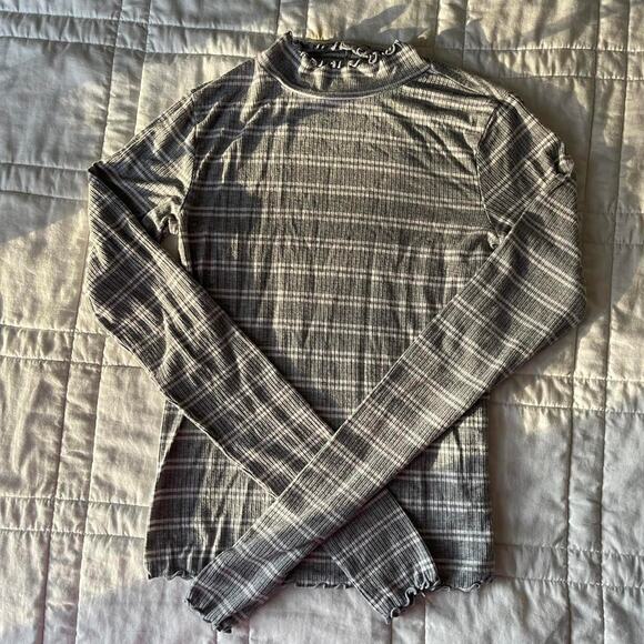 Arizona gray striped Mock turtleneck sz S ruffled hems casual autumn minimalist - Picture 1 of 5
